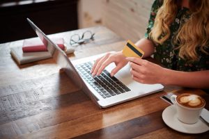 Cada vez recurrimos más a la compra online en lugar de acudir al comercio tradicional